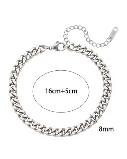 Luxe Link Bracelet in polished silver stainless steel. A bold yet versatile chain bracelet for women, hypoallergenic and perfect for everyday or elevated style. 