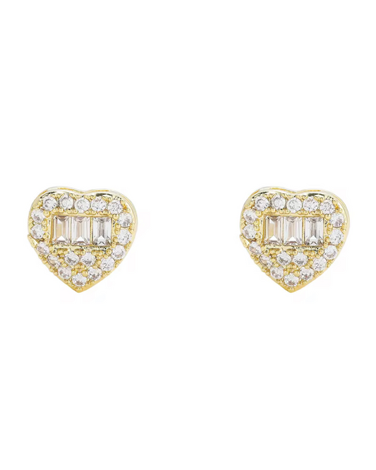 Queen of Heart earrings in 18k gold plating with dazzling CZ stones, chic heart-shaped stud earrings for women's everyday glamour. 